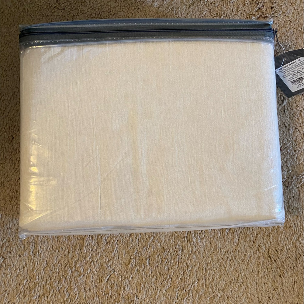 Threshold seersucker twin duvet set